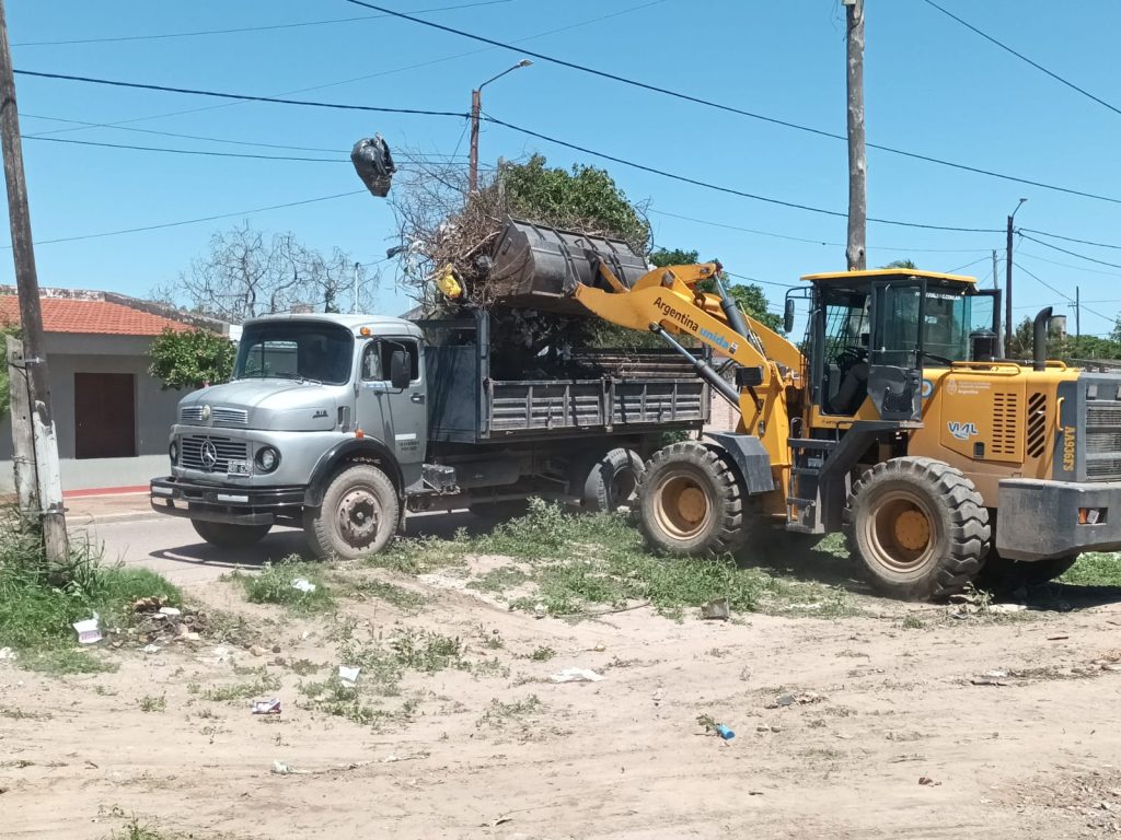 El municipio intensifica la limpieza de basurales en diferentes puntos de la ciudad