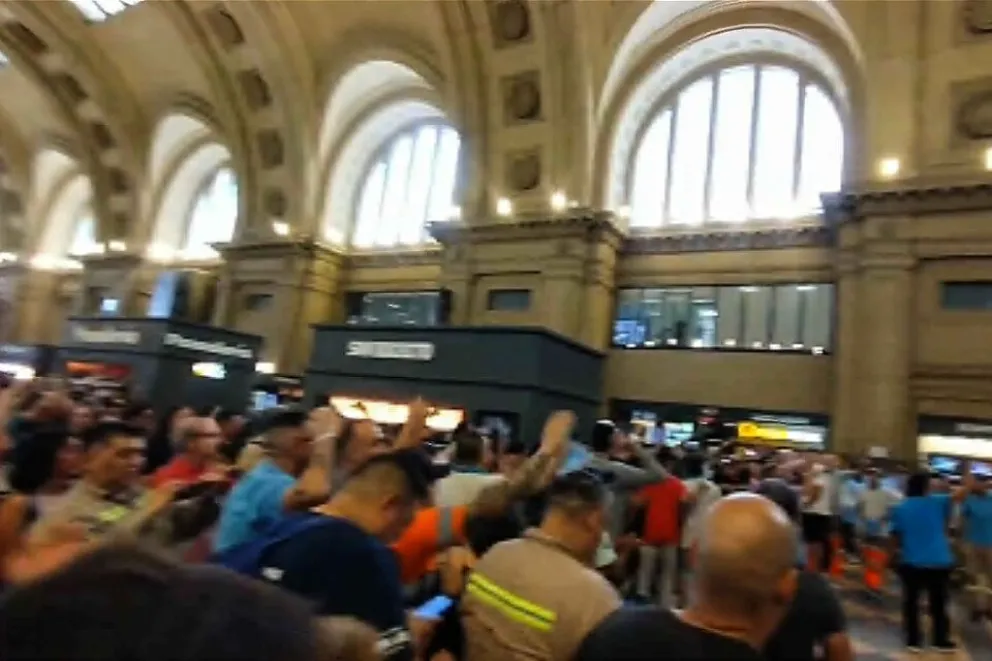 Protesta en Constitución en defensa de los trenes