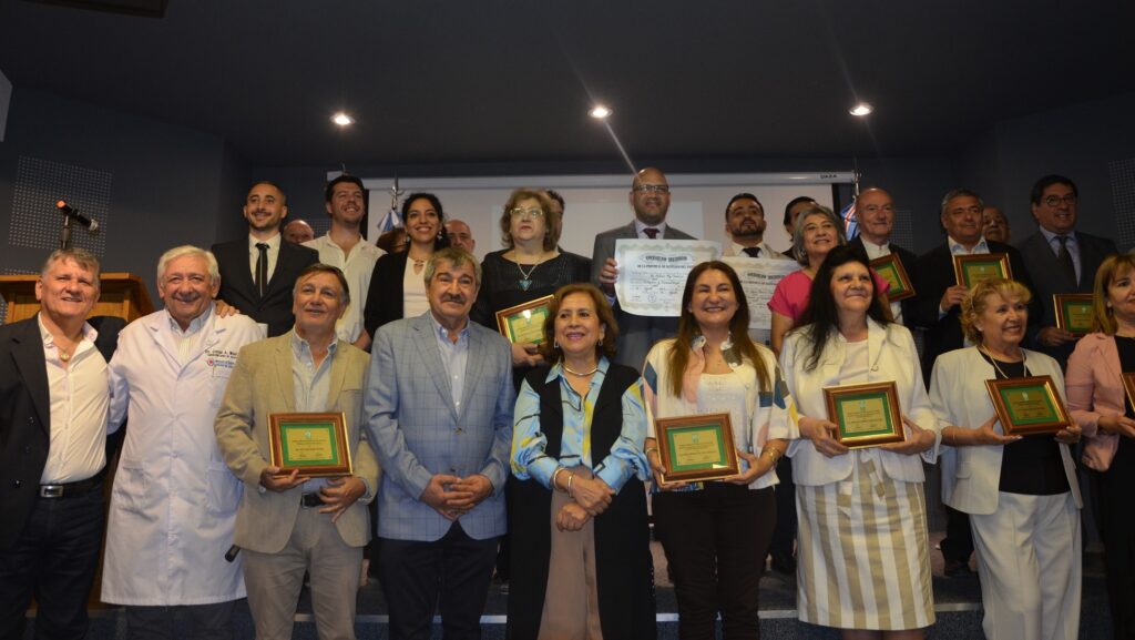 El Ministerio de Salud homenajeó a los médicos con un emotivo acto