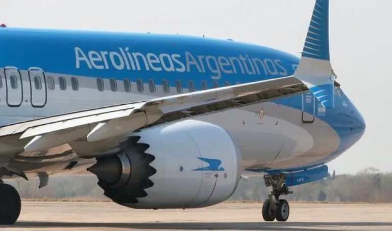 Aerolíneas Argentinas aumentó sus pasajes hasta un 225%