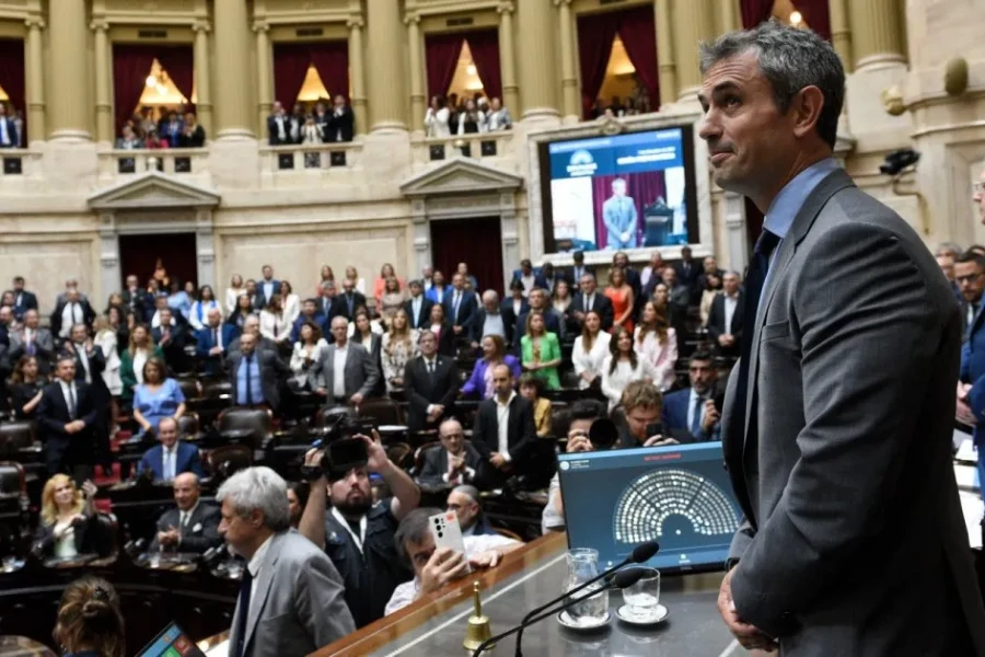 Diputados sesionarán mañana y se esperan 30 horas de debate