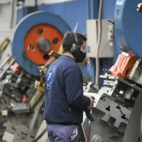 La industria pyme se desplomó 26,9% en diciembre