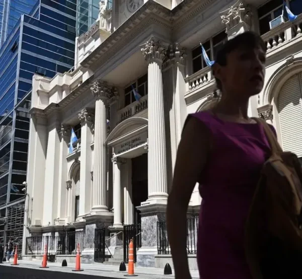 El Gobierno toma US$3200 millones del Banco Central para pagar vencimientos de deuda de enero