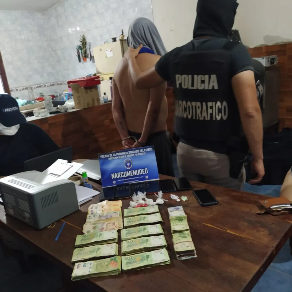 Secuestraron drogas y más de medio millón de pesos en el Bº Reconquista