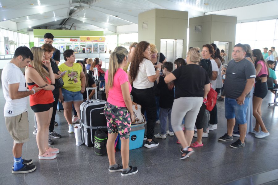 Otros 47 santiagueños varados en la costa