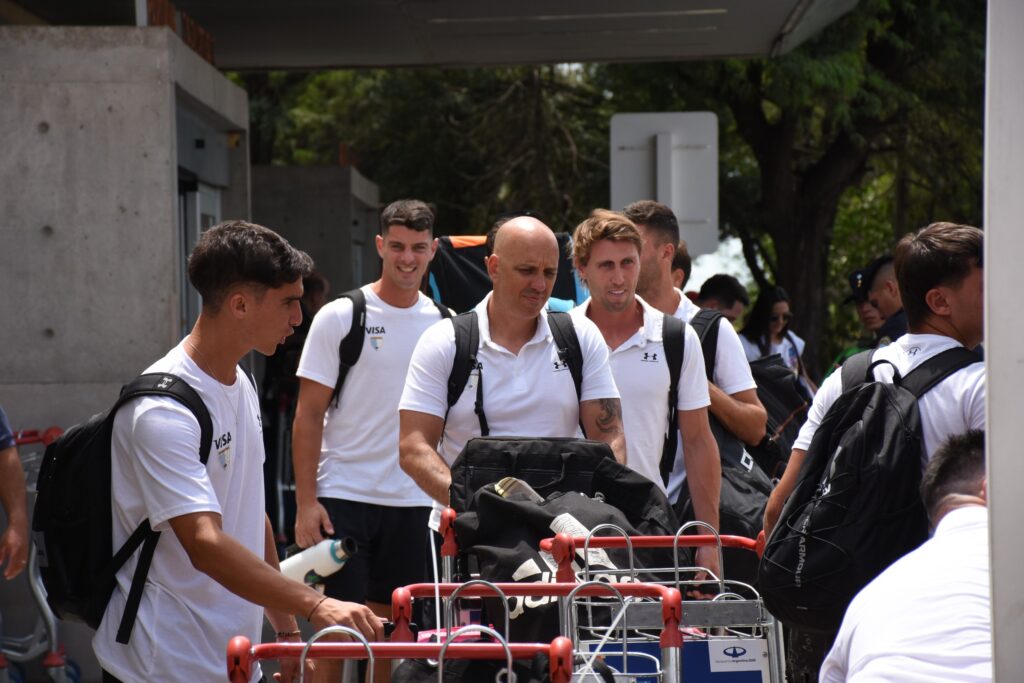 El seleccionado argentino de hockey masculino arribó a la Provincia