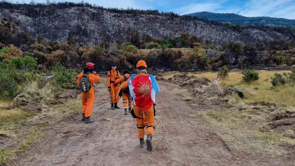 Gran trabajo de los brigadistas de Santiago del Estero en los incendios forestales en Esquel – Chubut