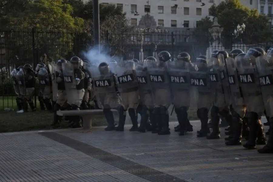 La policía de Bullrich reprimió a periodistas para que no registren otra violenta detención