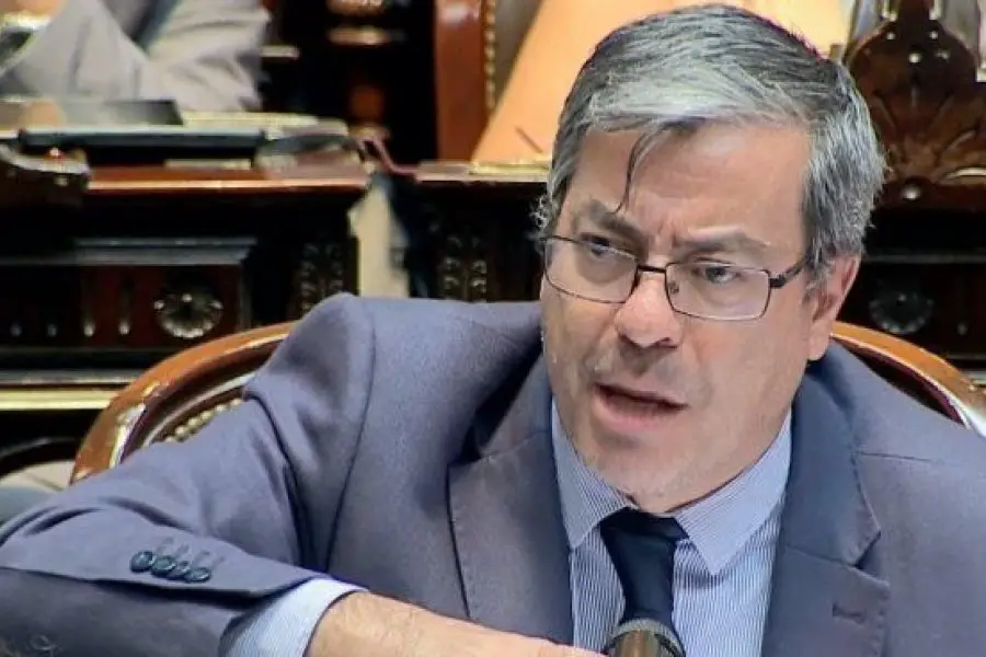 Ley ómnibus: Germán Martínez calificó de «derrota parlamentaria» y «fracaso legislativo» la vuelta a comisión