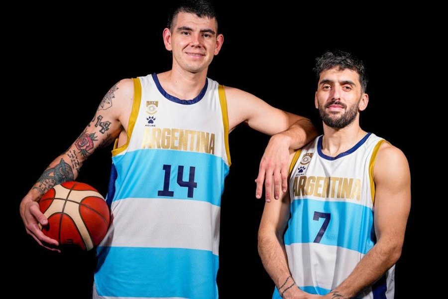 La Selección Argentina de básquet presentó su nueva camiseta a 20 años del Oro en Atenas