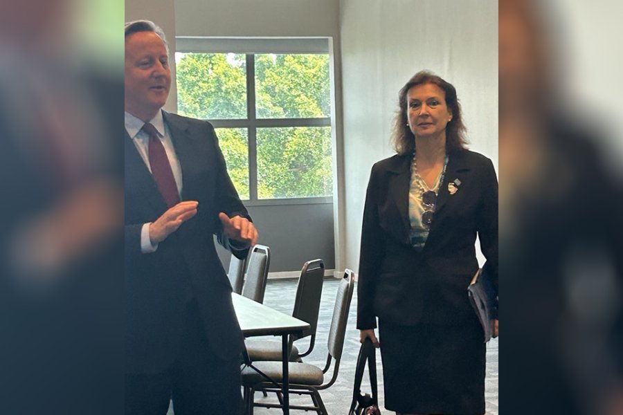Tras la polémica por Malvinas, Diana Mondino se reunió con David Cameron