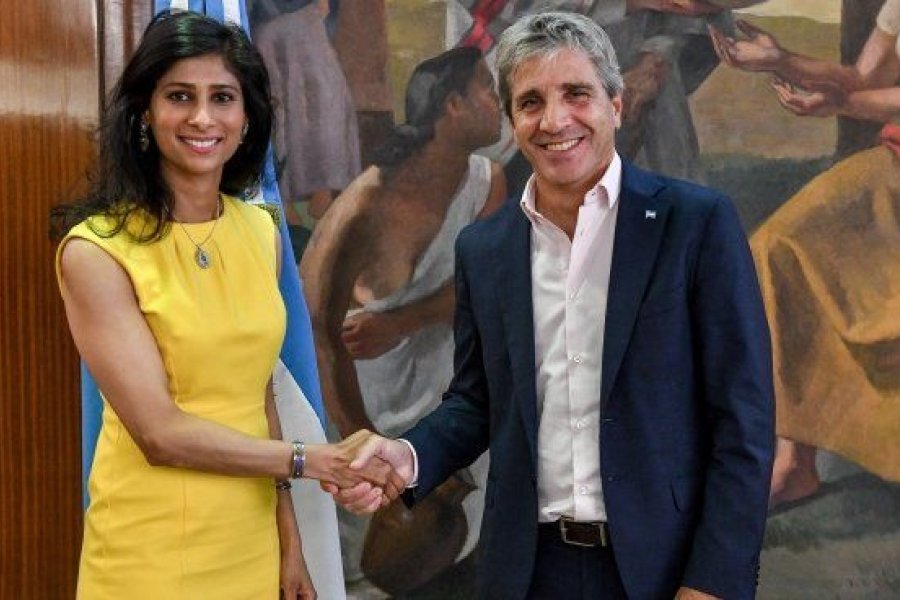 Caputo analizó con Gita Gopinath la marcha de la economía y el acuerdo con el FMI