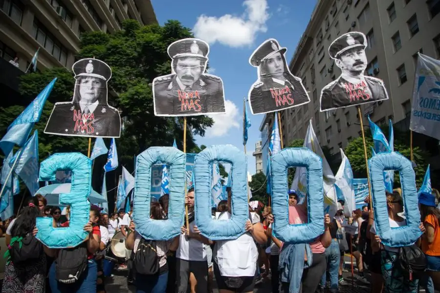 Día de la Memoria: con epicentro en Plaza de Mayo, hay marchas en todo el país contra el negacionismo