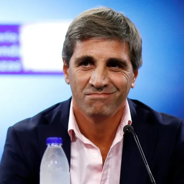 Luis Caputo quedó a cargo de los fondos fiduciarios