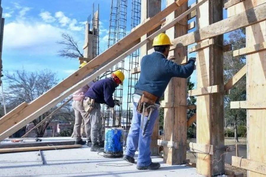 La construcción se derrumbó 21,7% en enero, la peor caída desde la pandemia