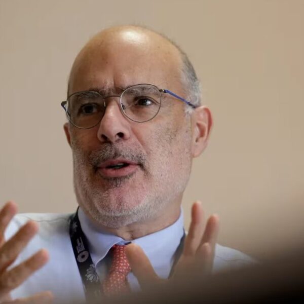 Enviado del FMI llega a la Argentina para reunirse con el Gobierno