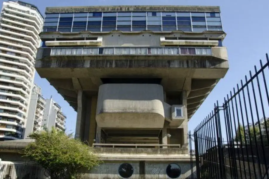 Denuncian el despido de 120 trabajadores en la Biblioteca Nacional