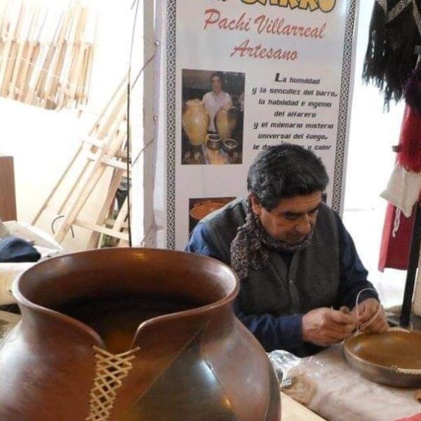 “Pachi Villarreal”, artesano santiagueño que obtuvo el primer premio en una prestigiosa feria internacional