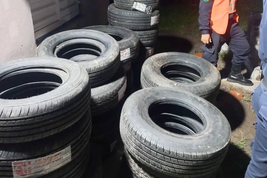 Secuestran más de 50 neumáticos sin documentación