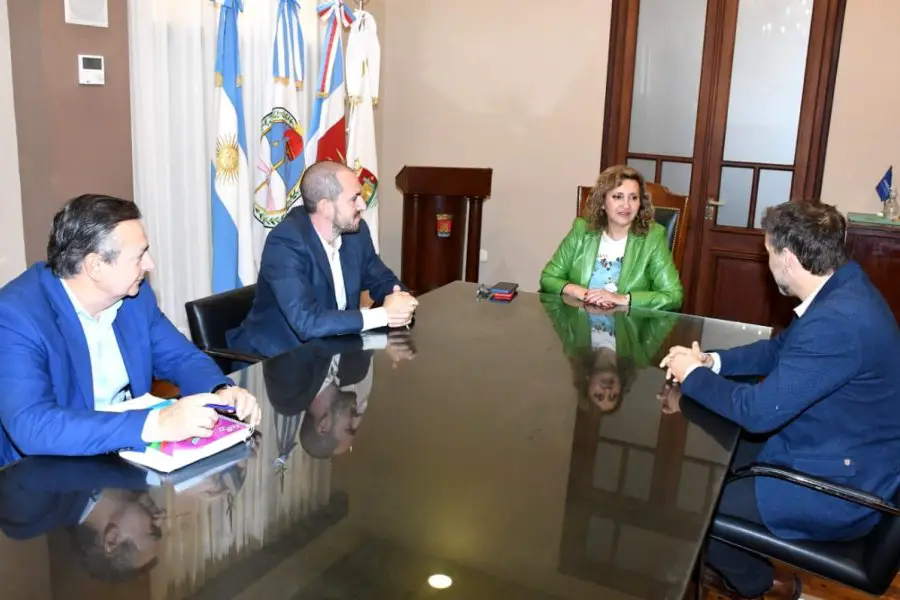 Fuentes recibió a directivos del Círculo Odontológico