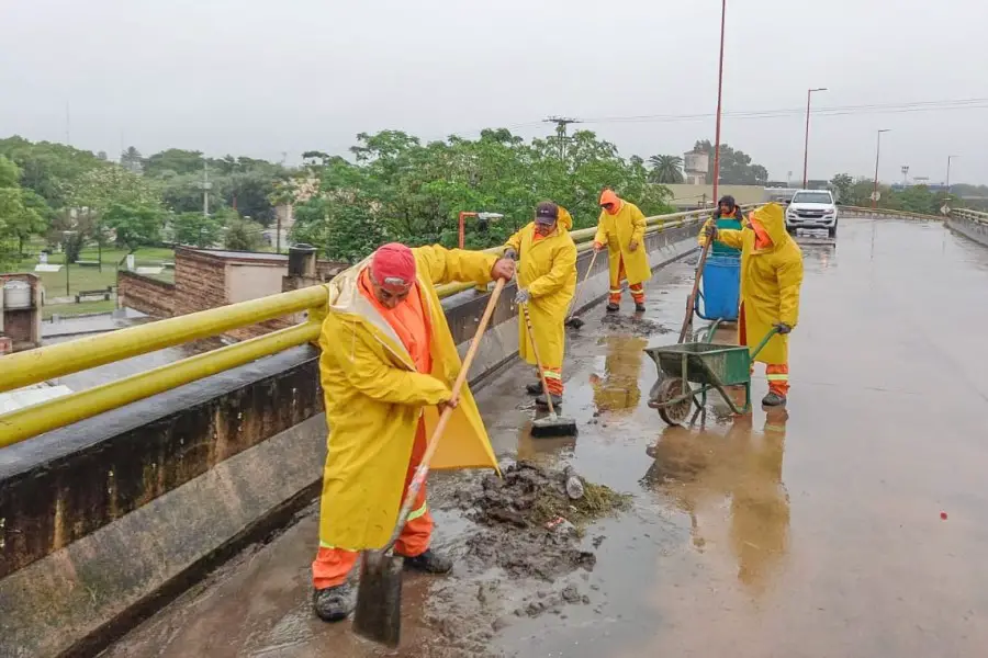 Operarios de la Municipalidad realizaron inspección y mantenimiento de desagües