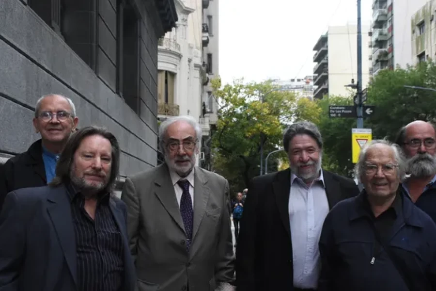 Juristas y activistas presentaron el pedido de Juicio Político contra el Presidente Milei
