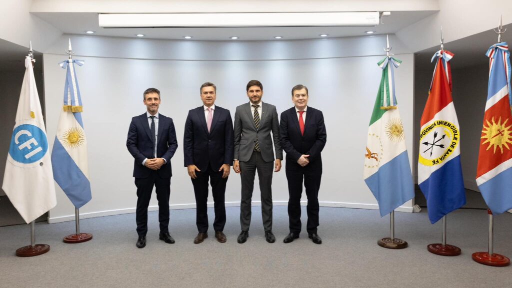 El gobernador Zamora asistió a la presentación de los avances del Plan Director de los Bajos Submeridionales