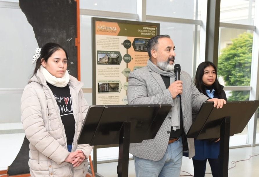 Rinden homenaje en el Colegio Nacional a Dardo del Valle Gómez y su obra “Copla Parda”