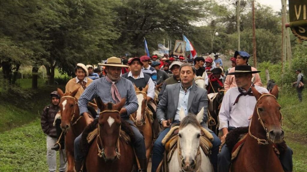 Silva Neder encabezó la apertura de la 30° edición del Festival de la Tradición Gaucha