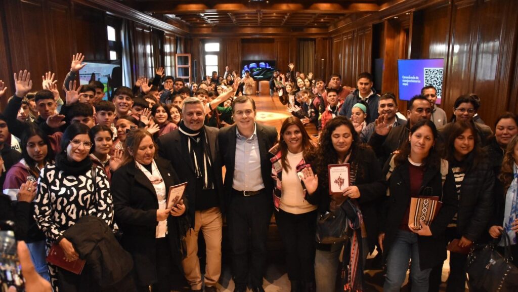 Estudiantes de Copo, Loreto, Pellegrini y Alberdi visitaron Casa de Gobierno