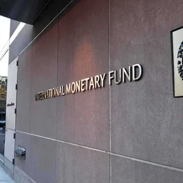El Gobierno se reunirá con el FMI por la octava revisión del acuerdo de la deuda