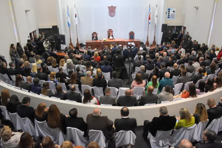 Mensaje Anual de la Intendente Fuentes: Rreflexionó sobre el país, destacó la salud, educación y obras en la Capital