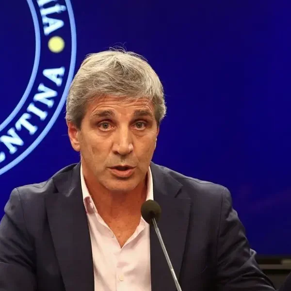 Para bajar la inflación, Caputo amplía la lista de precios y tarifas “pisados”