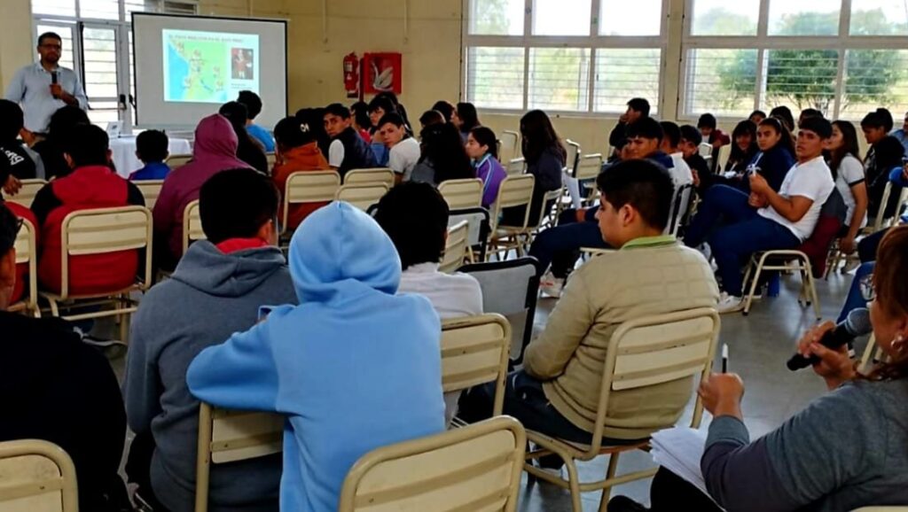 El programa “Escuela Escala Metas” capacitó a alumnos de Silípica