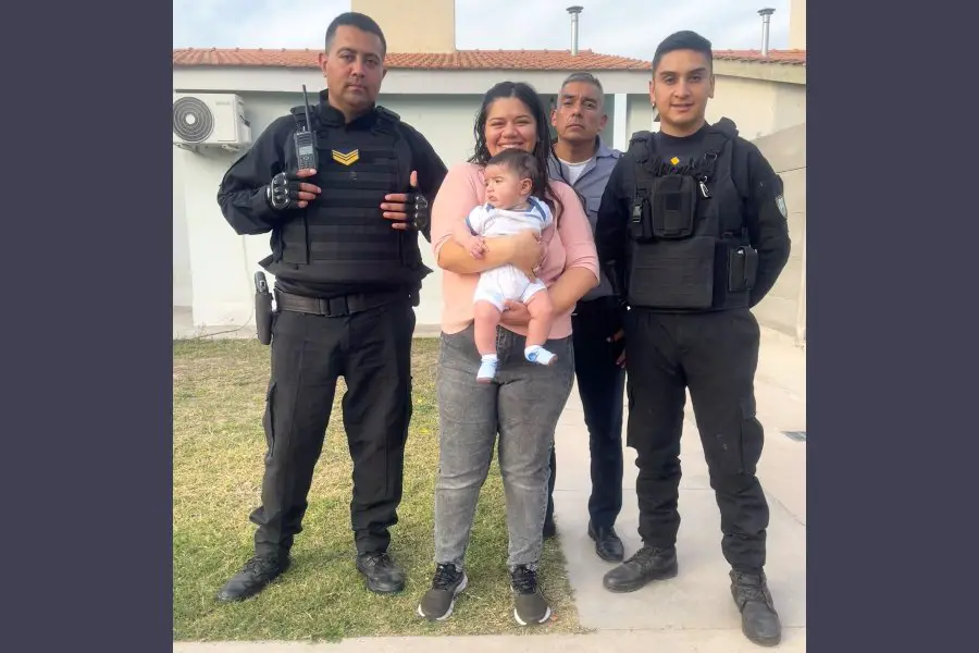 Policías salvaron la vida de un bebé de 4 meses en el barrio Villa del Carmen