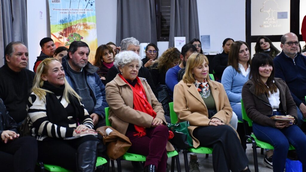 Interesante charla sobre cómo “lidiar con la ansiedad y el miedo”