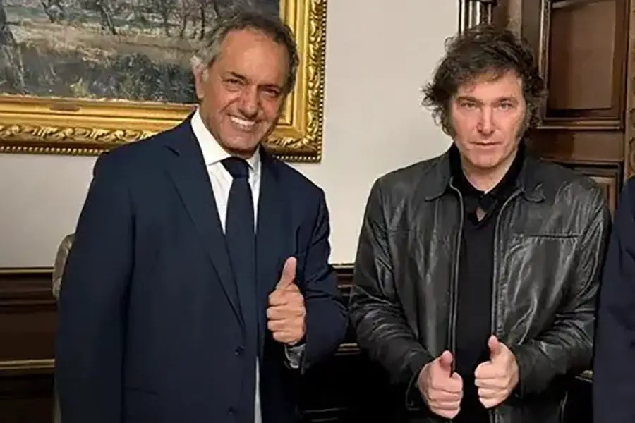 Los millones que Milei recibió de Scioli cuando era gobernador