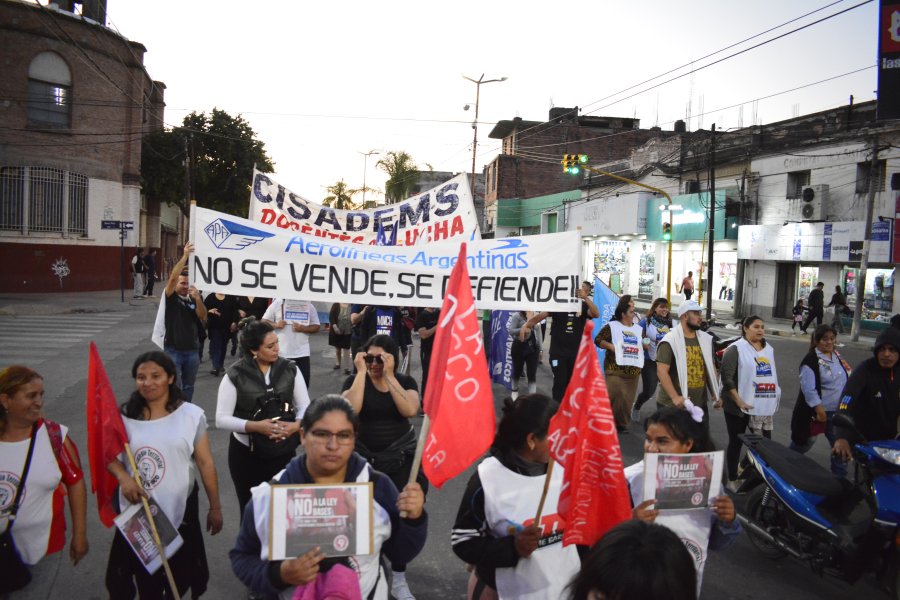 Santiagueños se movilizaron en rechazo a la Ley de Bases y en repudio a Javier Milei