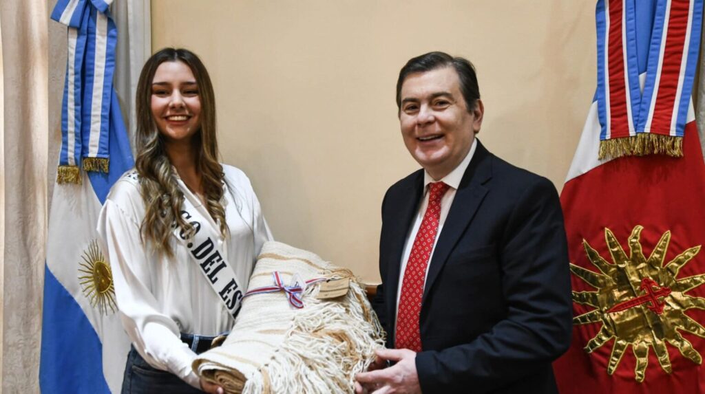 El gobernador Gerardo Zamora recibió a Marianella Corsi, representante santiagueña del certamen Miss Latina