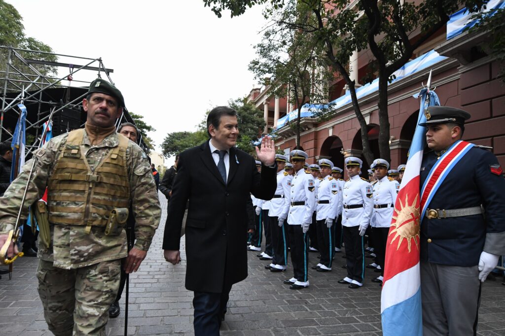 El gobernador Zamora encabezó el acto central por el día de la independencia