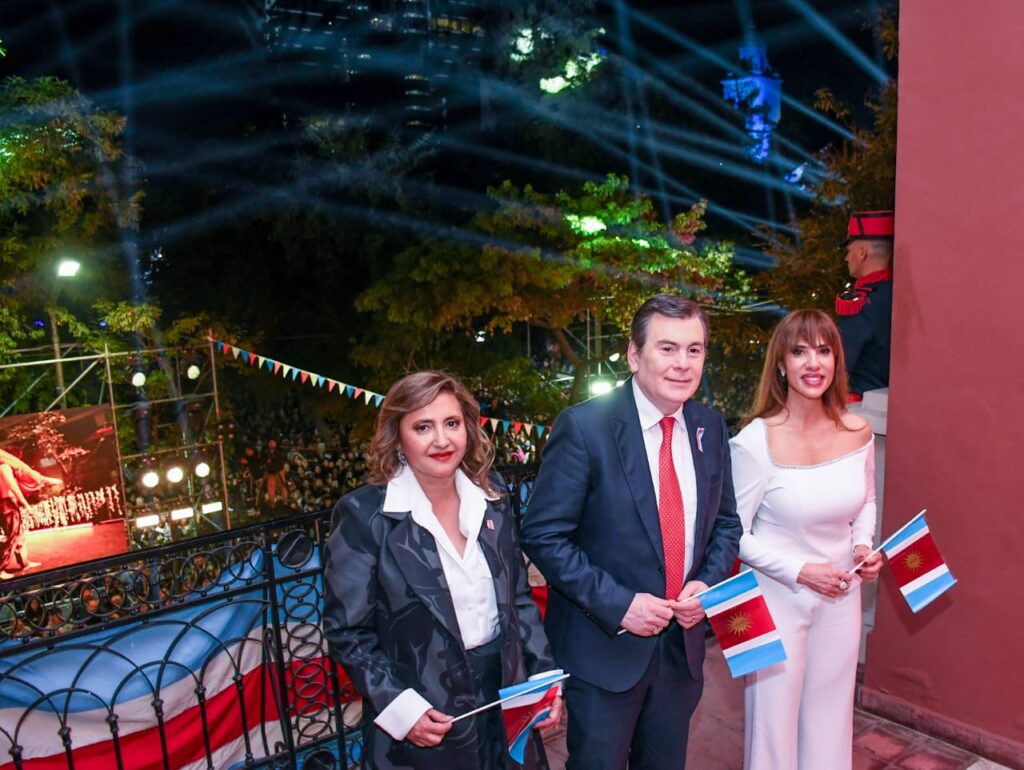 Una multitud participó de la vigilia por el 471° aniversario de la Madre de Ciudades