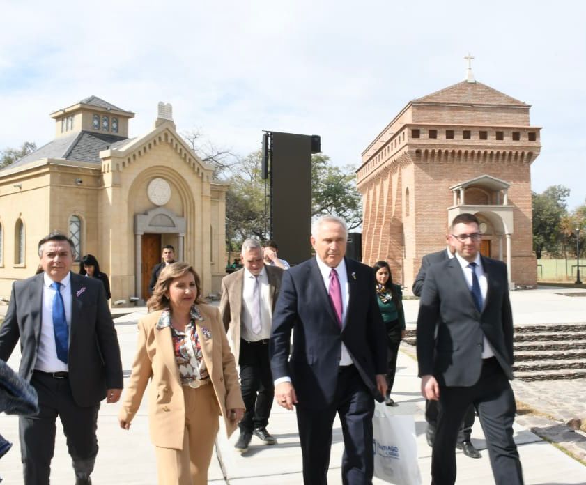 Intensa actividad del embajador de Estados Unidos en su visita a la “Madre de Ciudades”