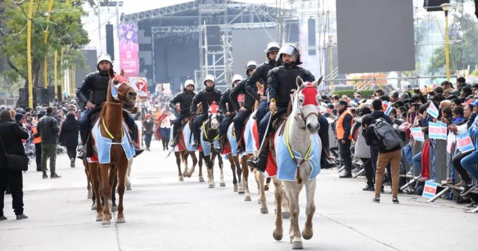 Imperdible transmisión en vivo del Desfile Cívico Militar en el Parque Aguirre