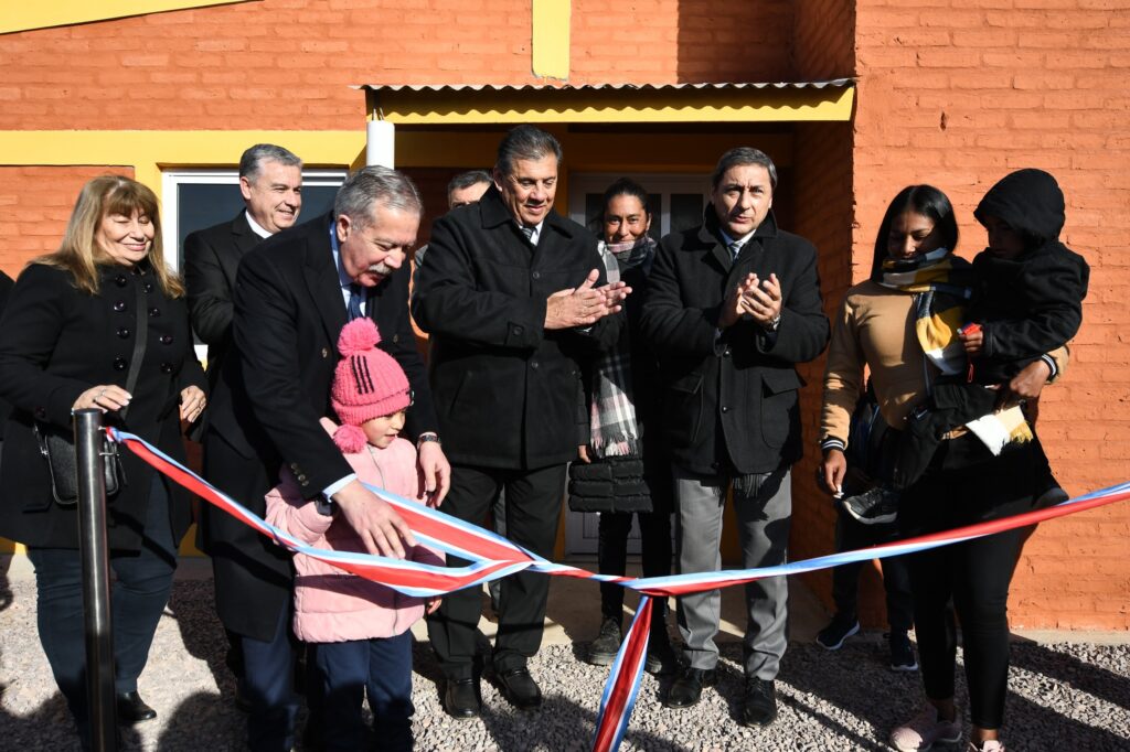 Icaño celebró su 133° Aniversario con inauguración de obras y el tradicional desfile de Sulkys