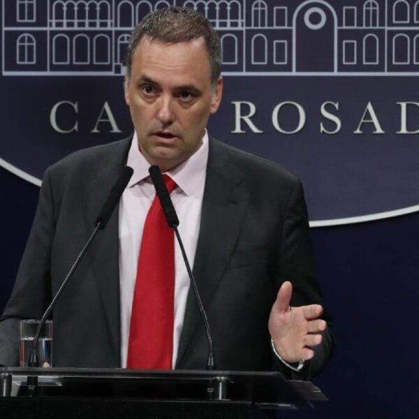 “No nos importa el valor del dólar ni nos ocupa el riesgo país”, aseguró el vocero presidencial