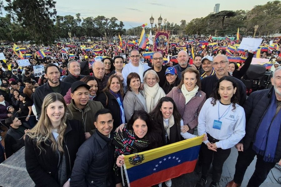 Funcionarios de Venezuela cruzan con Milei y Bullrich, por su presencia en la manifestación en la embajada en BS. AS.