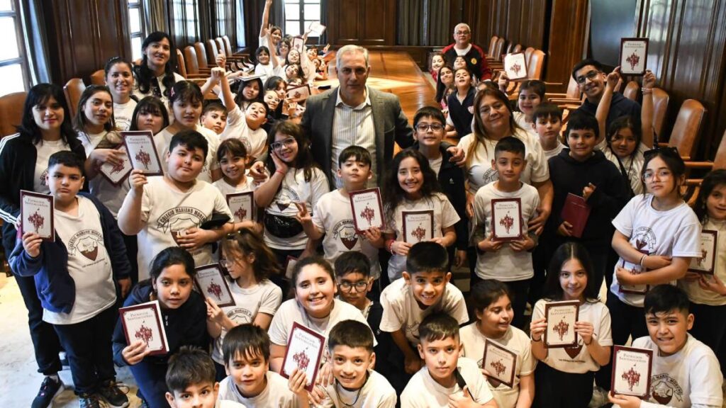 Alumnos de Las Termas de Río Hondo visitaron Casa de Gobierno