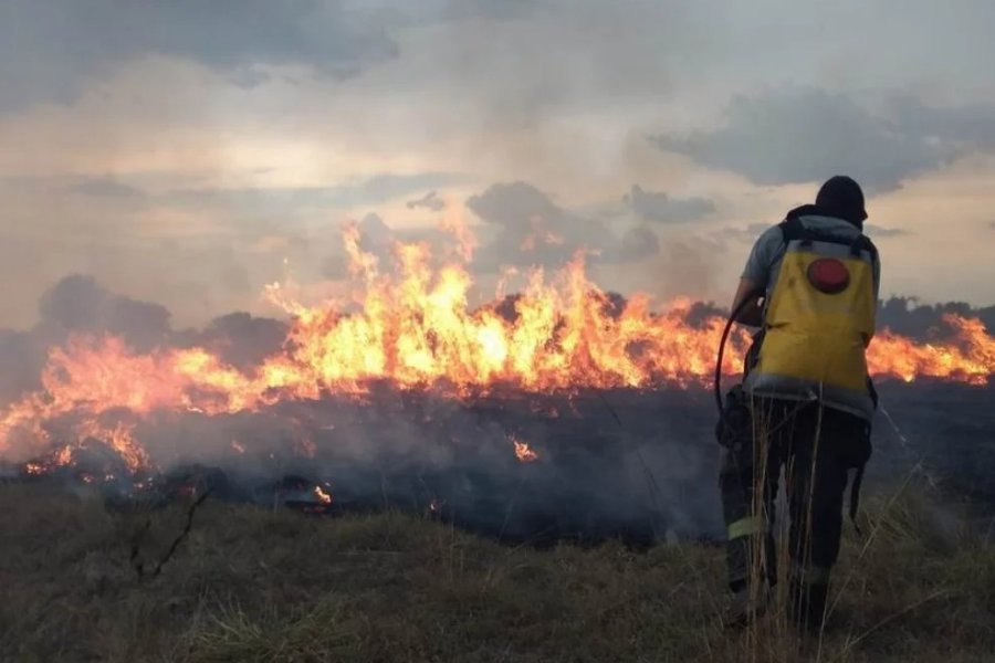 El Gobierno Nacional envía asistencia para combatir los incendios en Tucumán, La Rioja y Corrientes