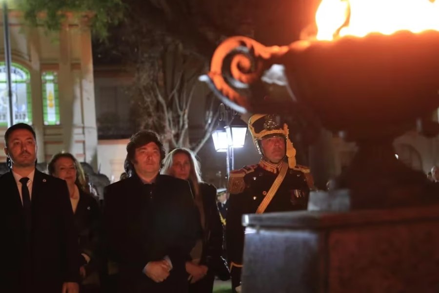 El Presidente participó del encendido de la llama votiva en homenaje al General Don José de San Martín