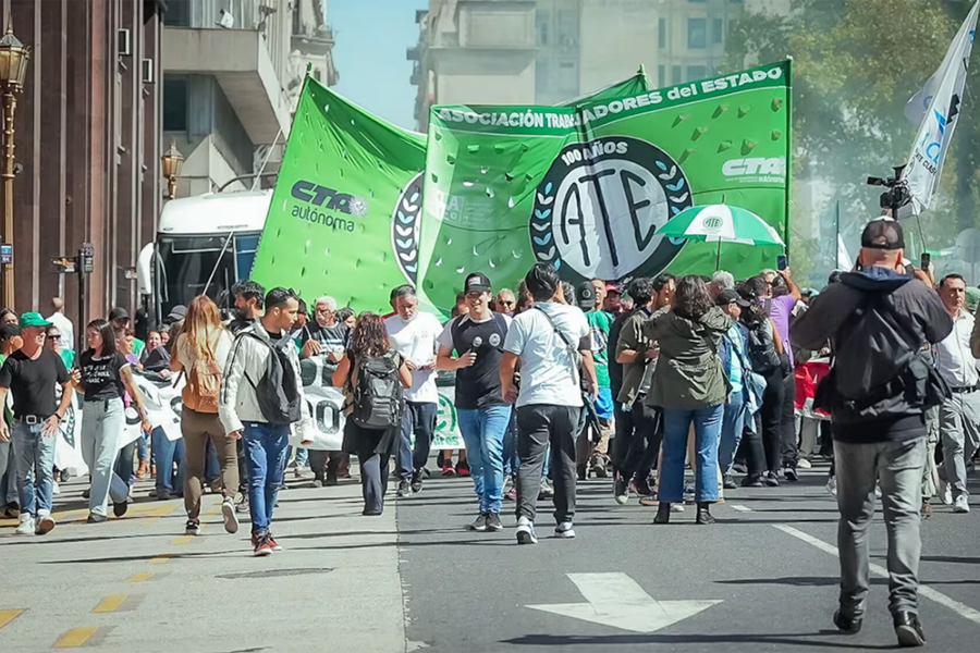 Uno de los gremios estatales convocó a una movilización al Congreso